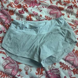 white lulu speed up shorts size 4
